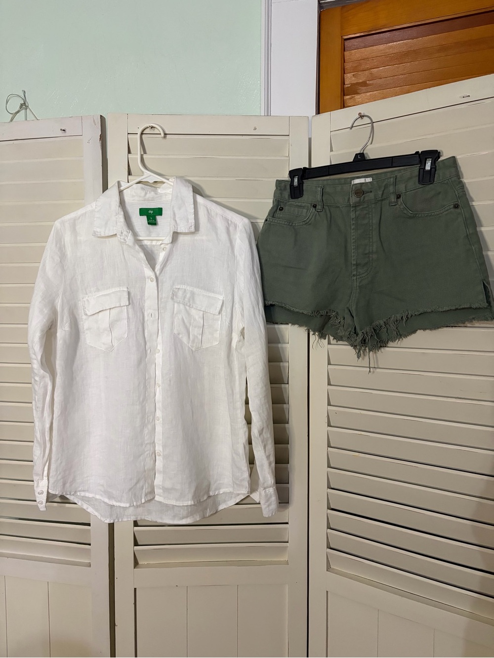 Two piece outfit including Amuse Society Jean shorts and a Dip linen shirt